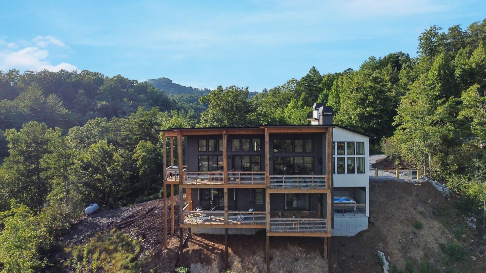 Mountain View Manor photo 3